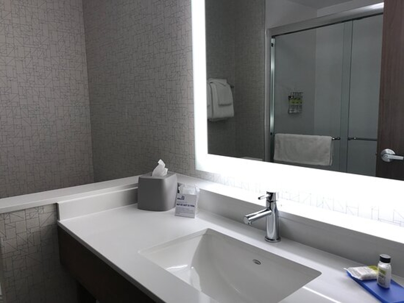 Holiday Inn Express Formula Blue 