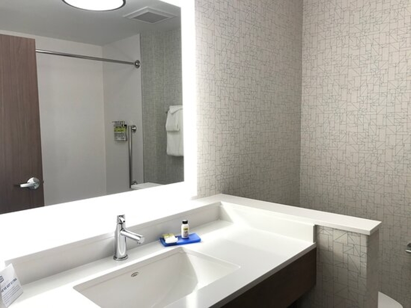 Holiday Inn Express Formula Blue 