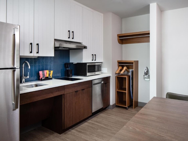 Staybridge Suites,IA
